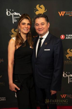 On The Red Carpet   Farhang Gala 004