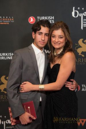 On The Red Carpet   Farhang Gala 071